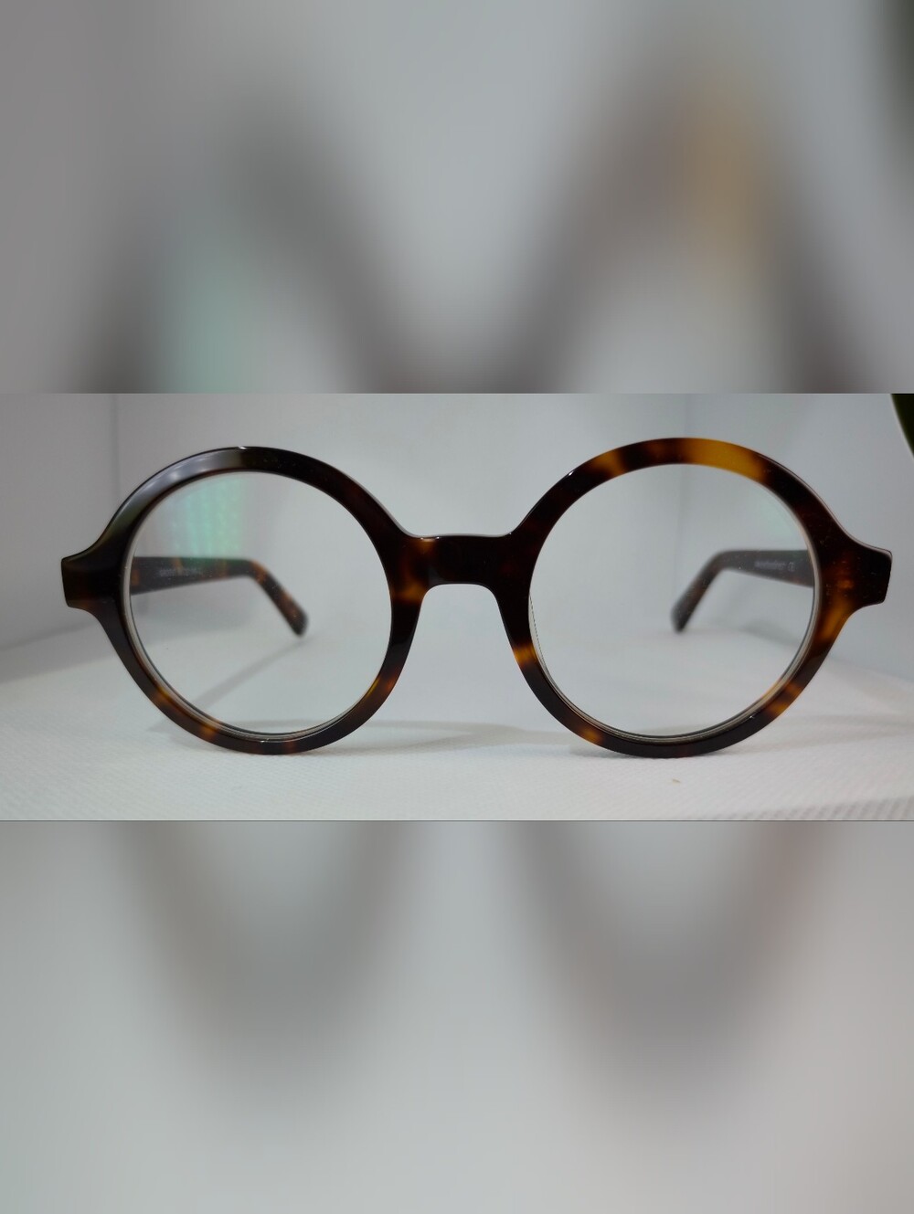 Groove. Thick Round Tortoiseshell Women’s Eyeglasses - Brown.
